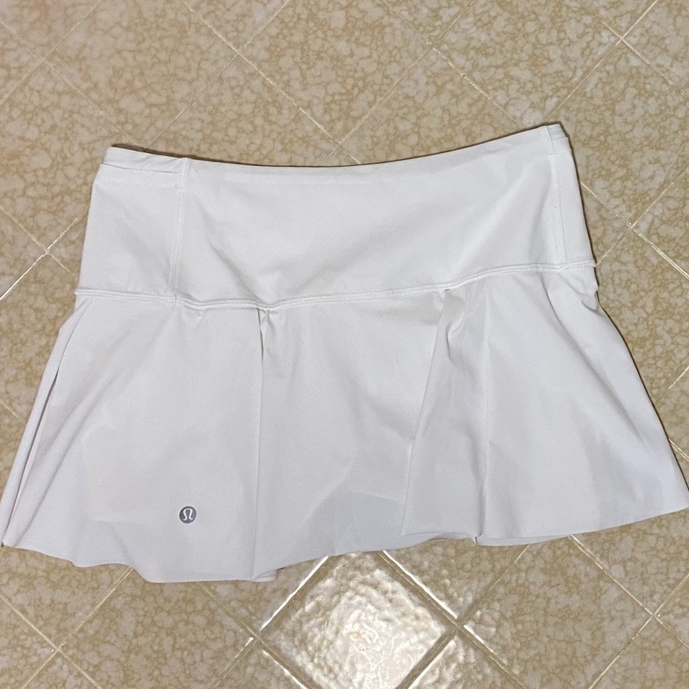 Lululemon Skort with pockets, size 6